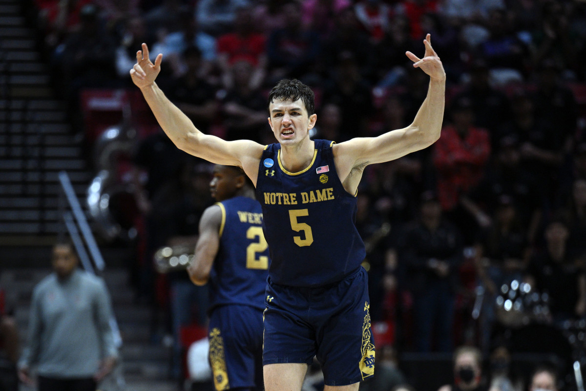 #5 Cormac Ryan celebrates after drilling a three-pointer in the NCAA Tournament